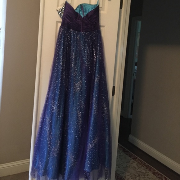 Beautiful perfect condition prom dress for sale - Picture 2 of 3